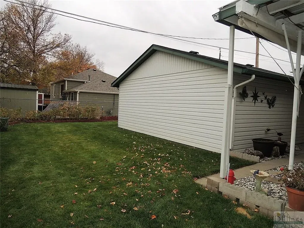 4 bed, 2000 sqft, $1,995 — Photo 3