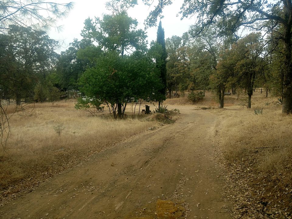 2nd image of 1094 Crooked Oak Ln