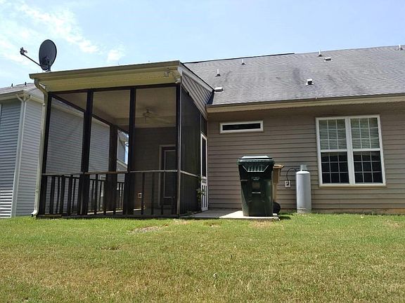 4th image of 637 Woodson Dr