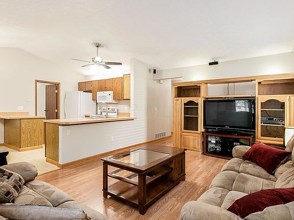 5th image of 6059 Meadowsglen Dr