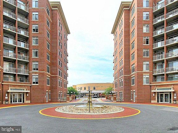 2nd image of 4490 Market Commons Dr Unit 509