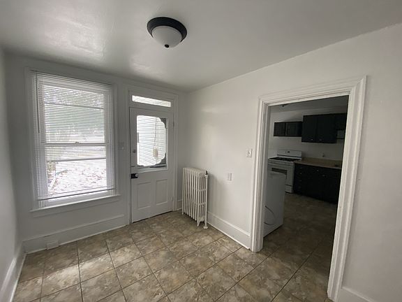 4th image of 222 E King St