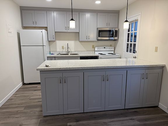 3rd image of 1535 Alta Glen Ct APT 4