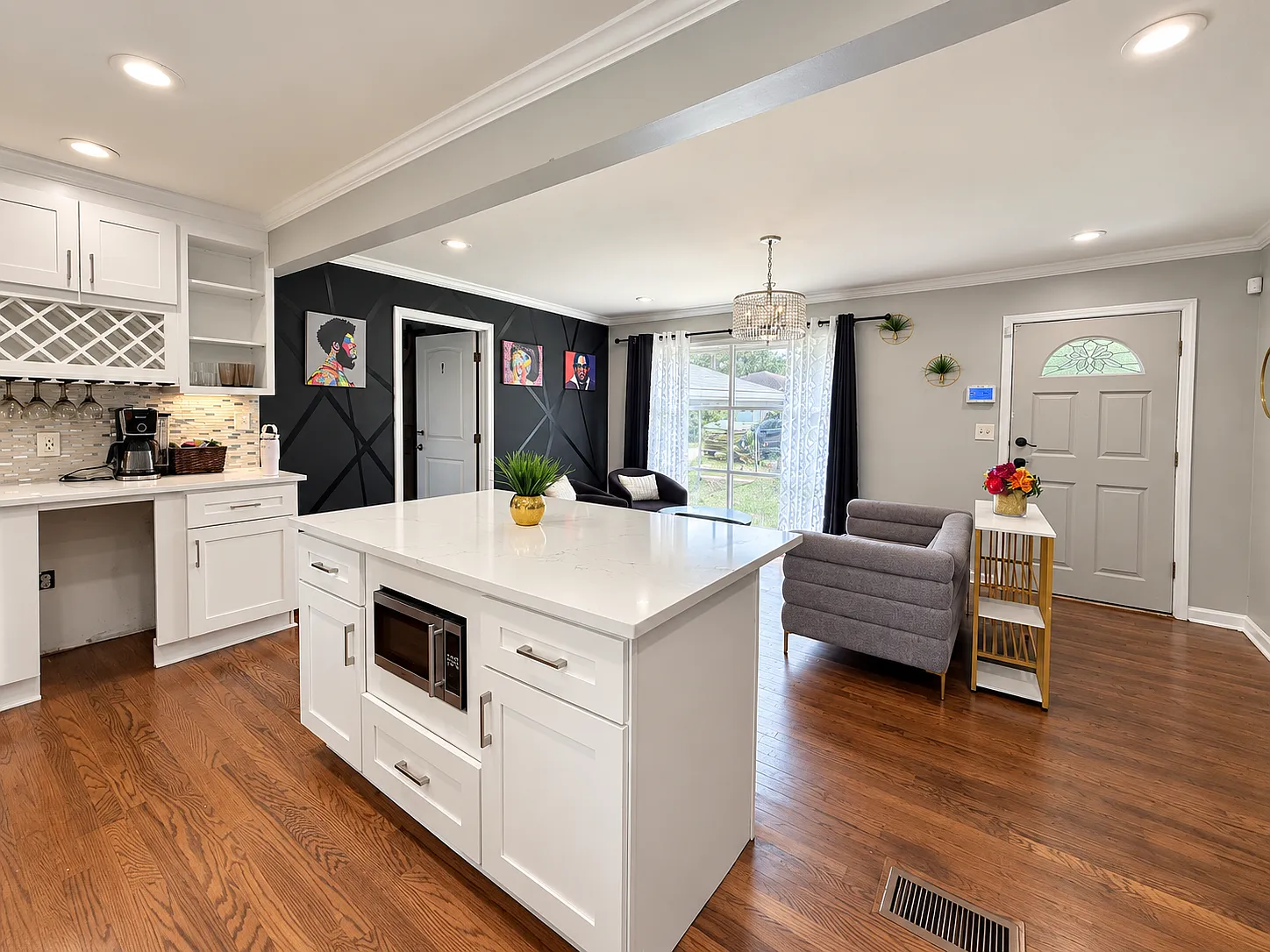 1 bed, 2100 sqft, $900 — Photo 2