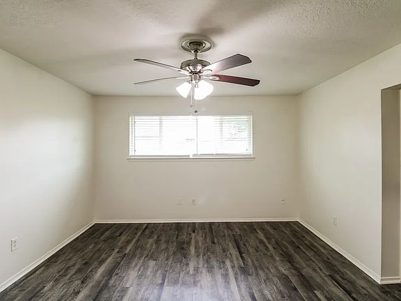 3rd image of 308 Brandywyne Dr