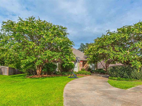 4th image of 236 Woodland Brook Dr