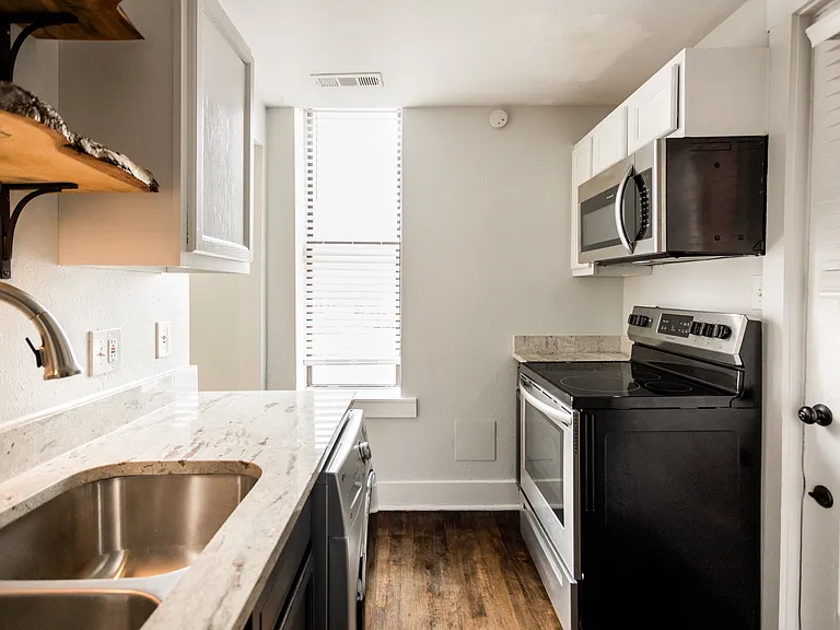 7409 2nd Ave #E1 — Photo 8