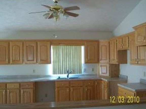 Kitchen / Wood Cabinets