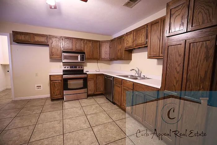 908 E Word Ave — Photo 4