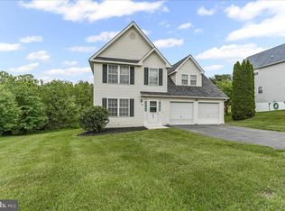 135 W Hillside Dr, Oxford, PA 19363