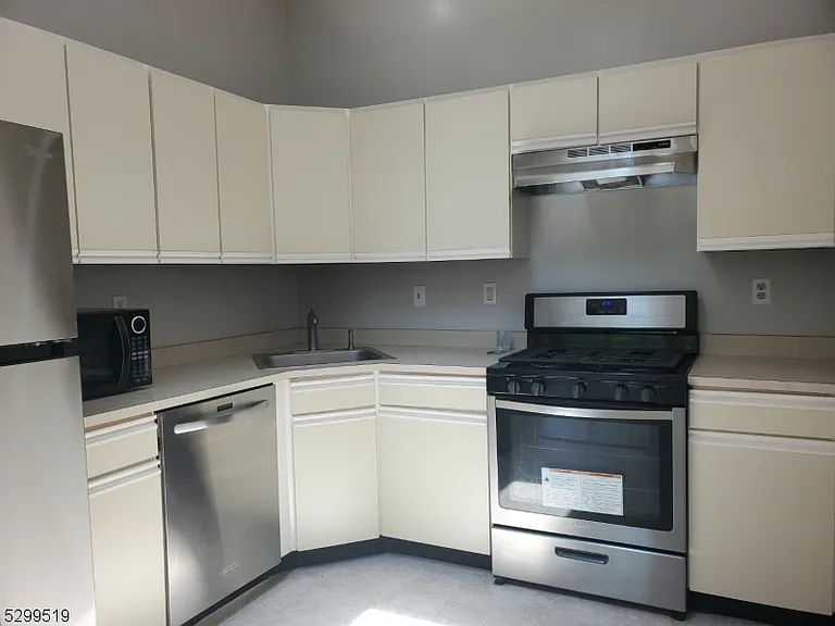 133 Rachel Ct — Photo 4
