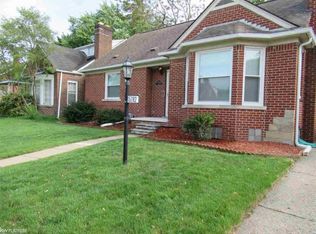 15792 Semrau Ave, Eastpointe, MI 48021