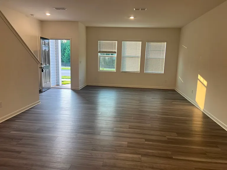 2213 Glen Crossing Dr — Photo 9