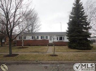 810 Indiana Ave, Marysville, MI