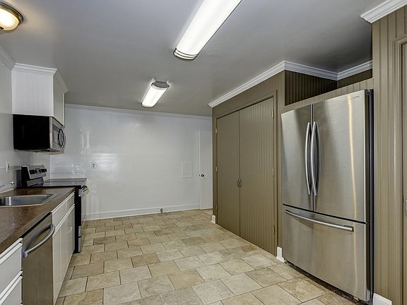 Spacious Kitchen