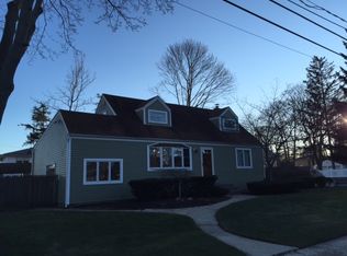 306 Seward St, West Babylon, NY