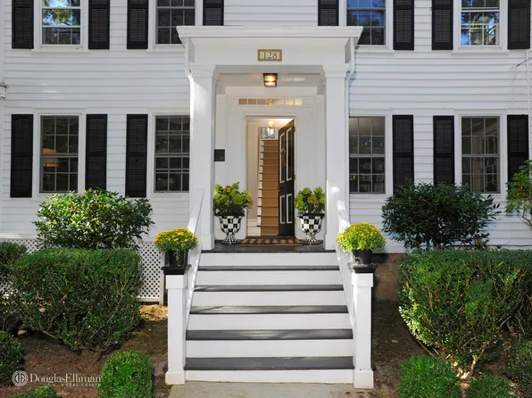 128 Weaver St, Greenwich, CT 06831