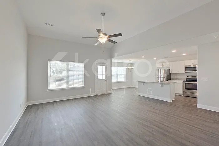 4 bed, 2.0 bath, 1588 sqft, $1,995 — Photo 2