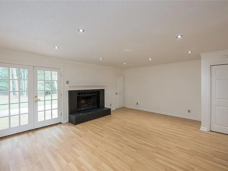 9070 Cobbler Ct — Photo 11