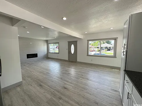 346 E Redondo Ave #1 Photo 1