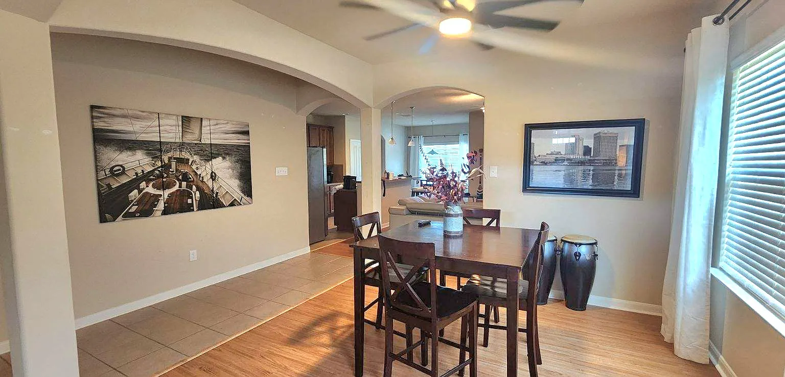 4 bed, 1829 sqft, $2,400 — Photo 3