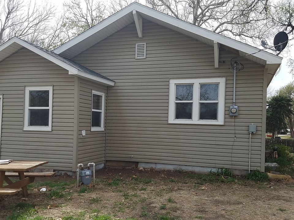 2nd image of 302 S Mardis St