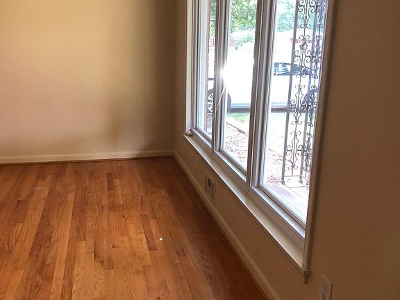 3rd image of 1232 Beaupre Ave