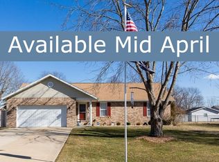143 Pebblebrook Ln, Troy, IL 62294