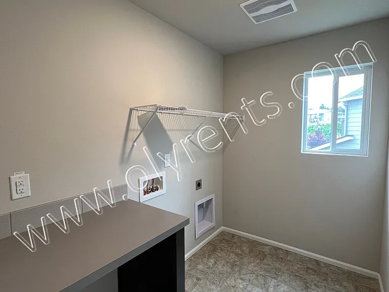 2829 Cassius St NE — Photo 21