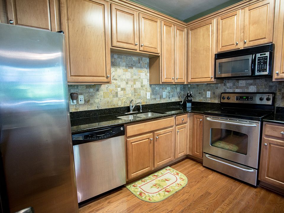 1st image of 1006 Christiana Cir