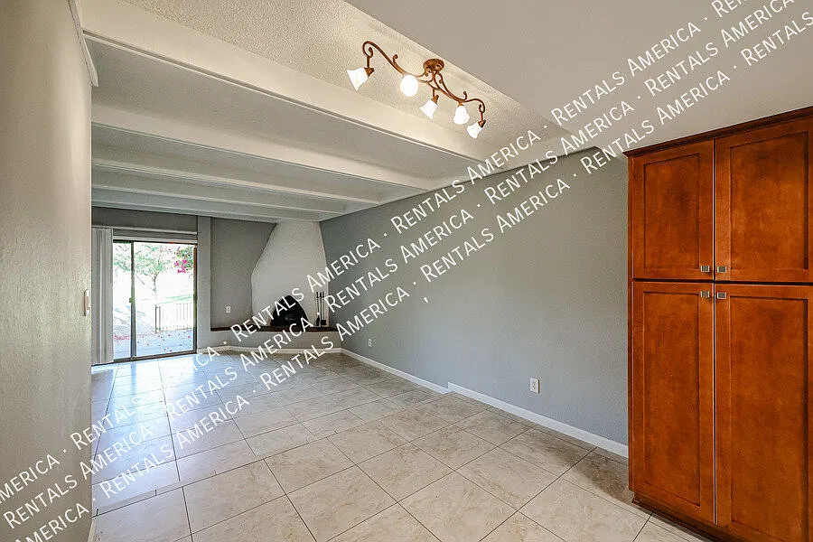 $300 Amazon Gift Card if you move in by 11/20/26 3/2 Bath Tempe Condo — Photo 4