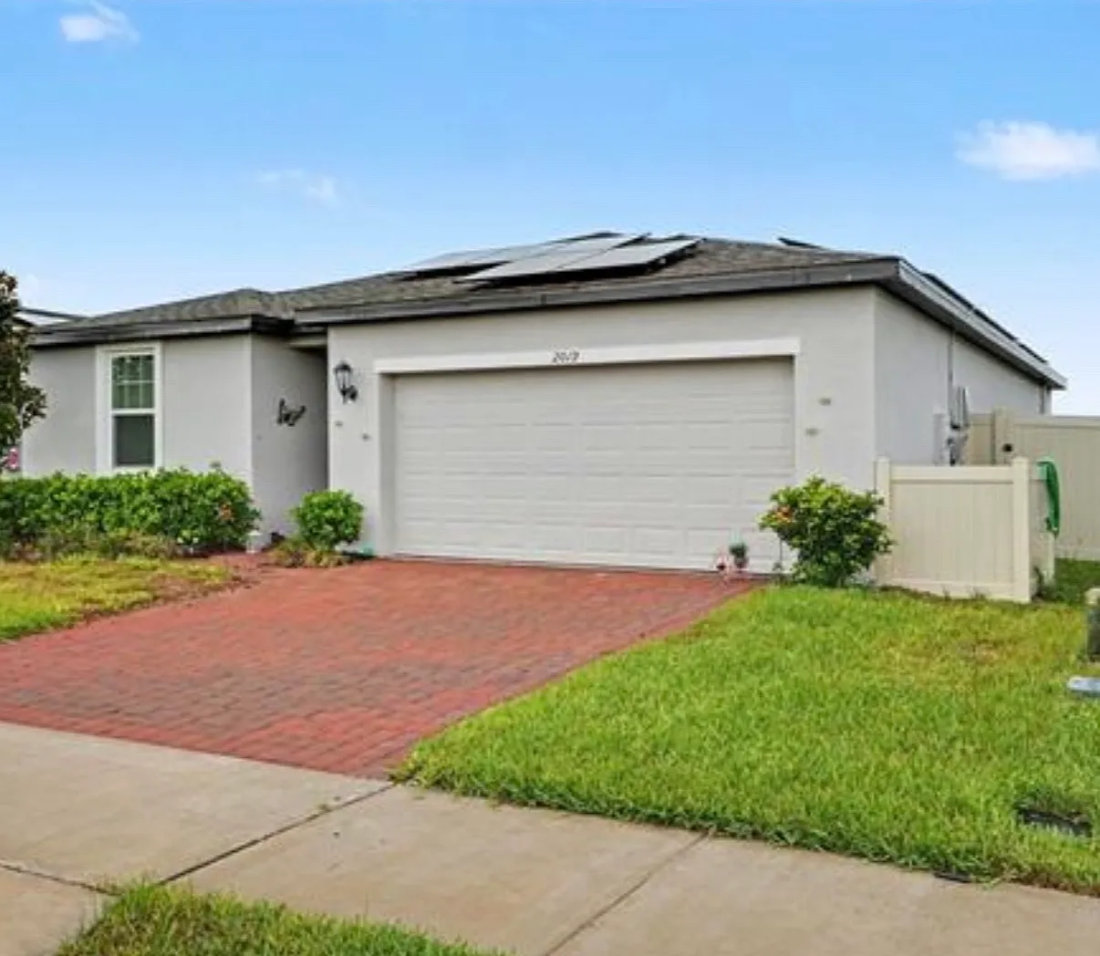 3 bed, 1410 sqft, $2,200 — Photo 1