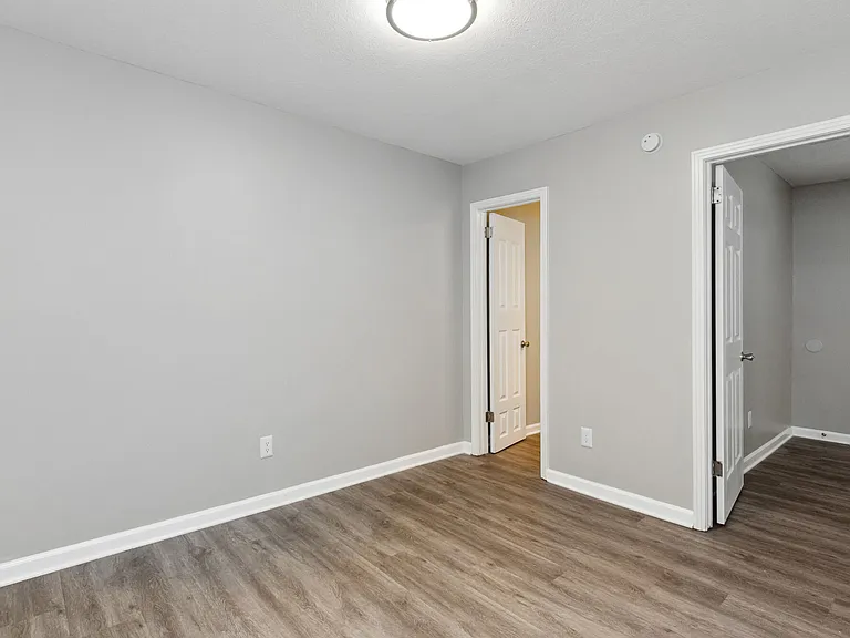 Skyline Flats — Photo 7
