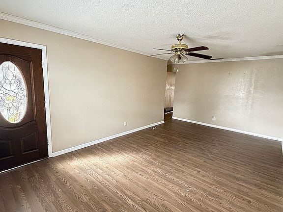 4th image of 3933 Sarita St