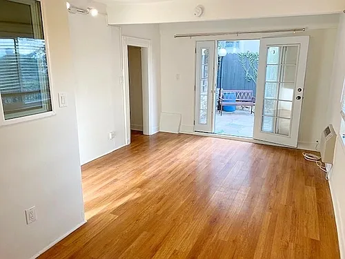907 Maltman Ave — Photo 1