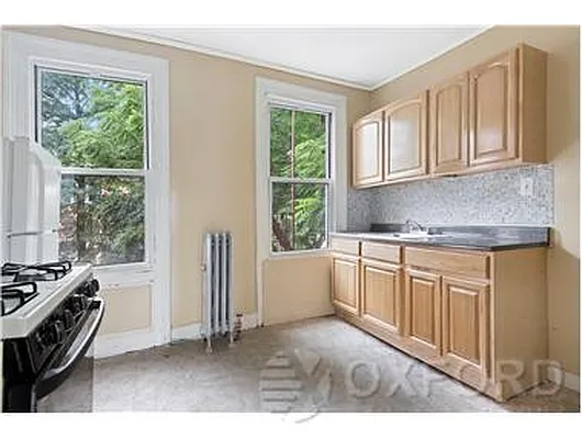 Rented by Oxford Property Group | media 13