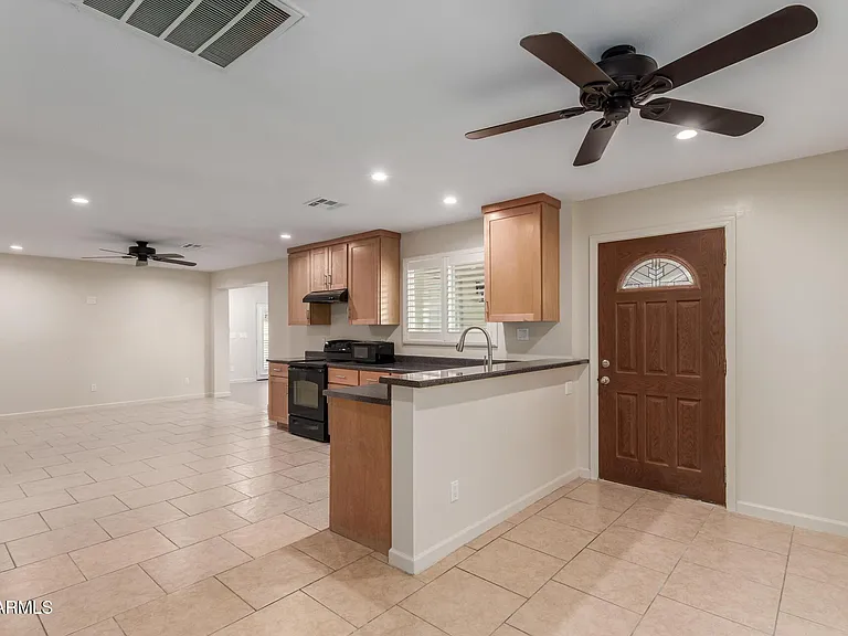 1628 E Del Rio Dr — Photo 6