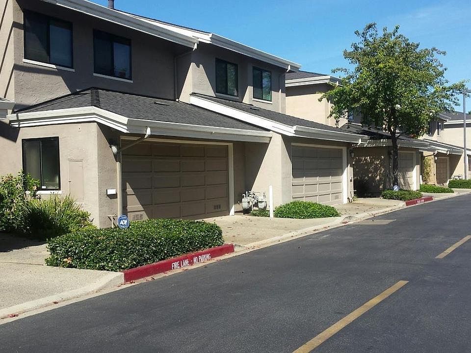1st image of 148 Albacore Ln
