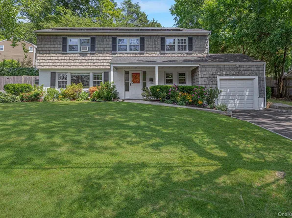 28 Harriet Lane, Huntington, NY 11743