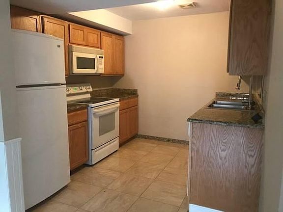 3rd image of 321 207th Ave NE #2