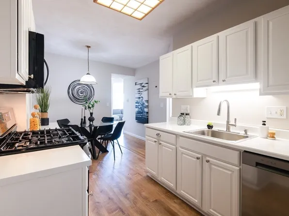 407 Washington St APT 5, Dorchester, MA 02124