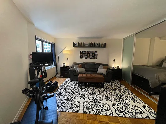 Rented by Olympia House Delaware LP | media 33