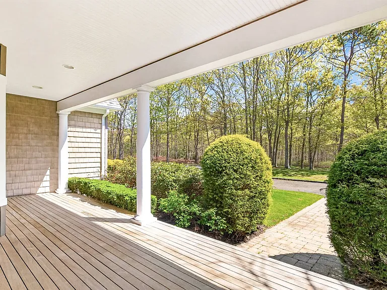37 Squires Blvd — Photo 27