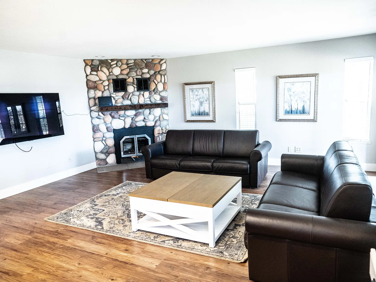 3 bed, 2152 sqft, $3,950 — Photo 4
