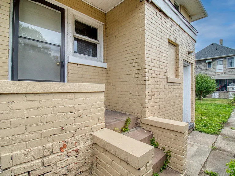 5421 Toledo St — Photo 5
