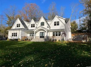 441 Mill River Rd, Oyster Bay, NY 11771
