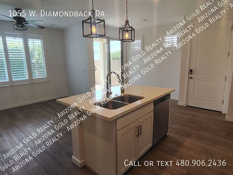 1055 W Diamondback Dr — Photo 6