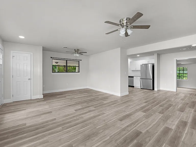 3760 Bayou Blvd — Photo 15