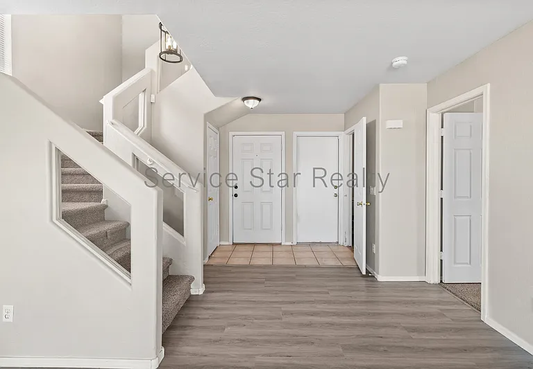 12106 N 130th Dr — Photo 3