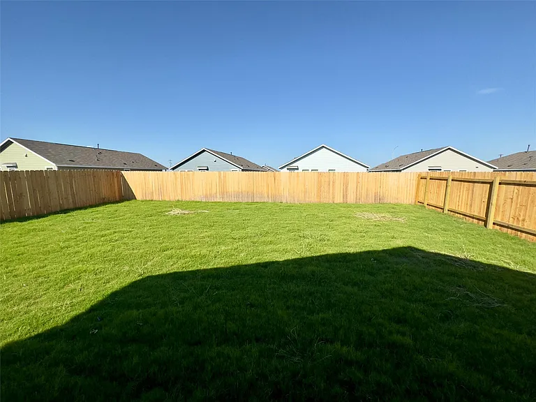2210 Cyclone Dr — Photo 24